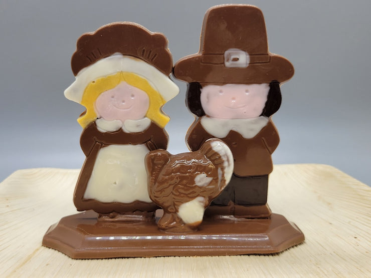 Thanksgiving Pilgrim Couple